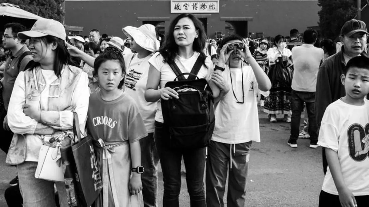 孩子上网查攻略却不敢和家人说话：家长怎样先接纳焦虑再引导？相关心理健康场景
