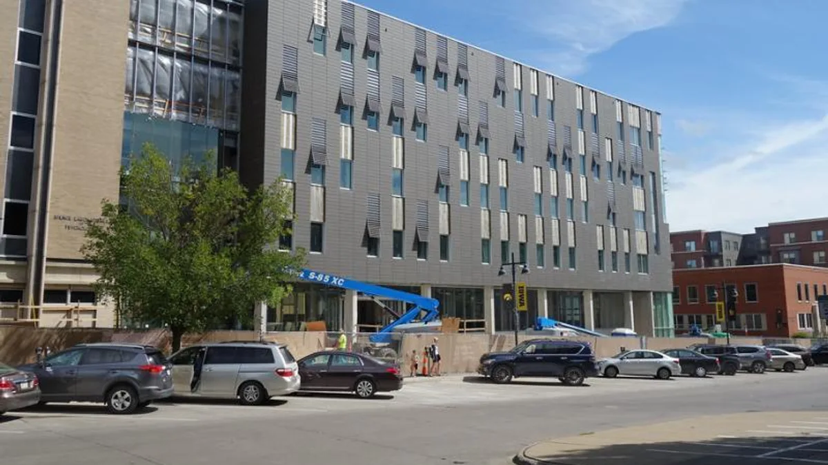 职场高压下的失控感：在动荡中建立内心的可控锚点相关心理健康场景